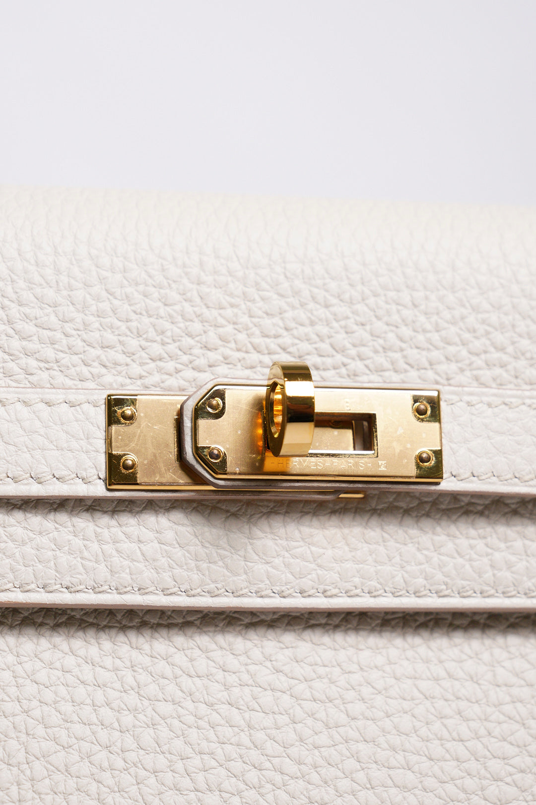 HERMÈS 愛馬仕 Kelly 25 外縫 10 奶昔白 Craie Epsom牛皮 金扣 W刻