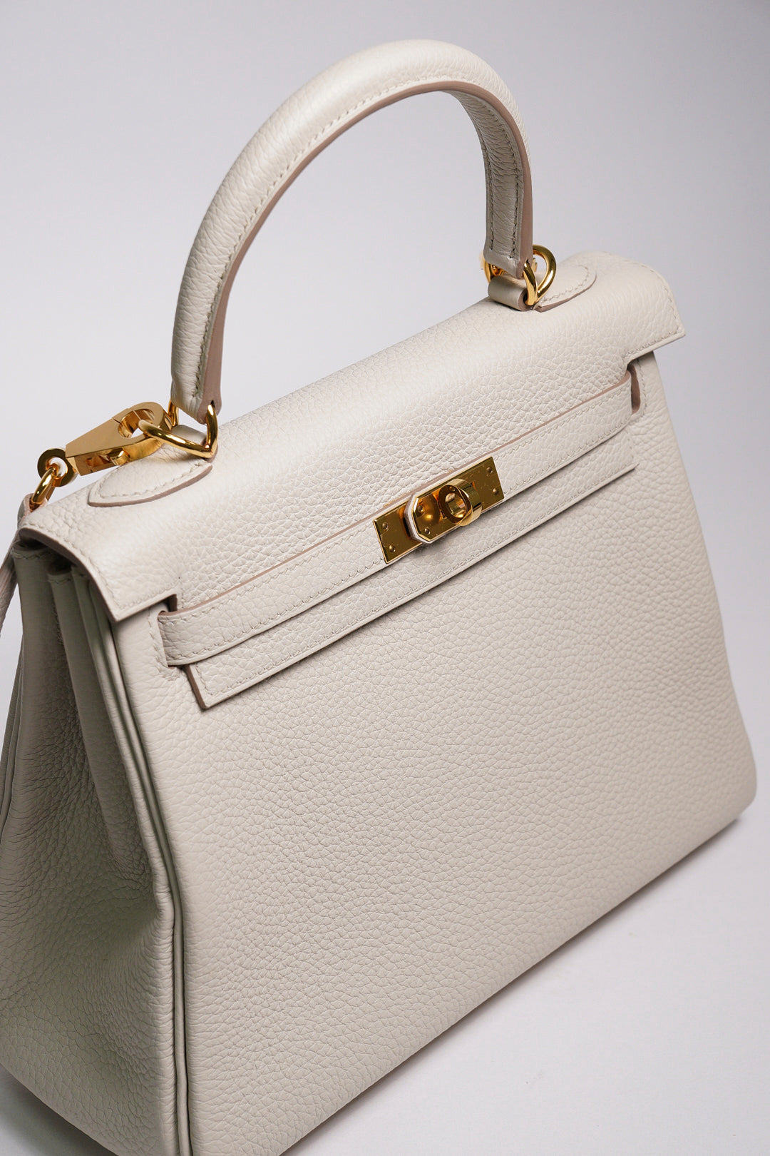 HERMÈS 愛馬仕 Kelly 25 外縫 10 奶昔白 Craie Epsom牛皮 金扣 W刻