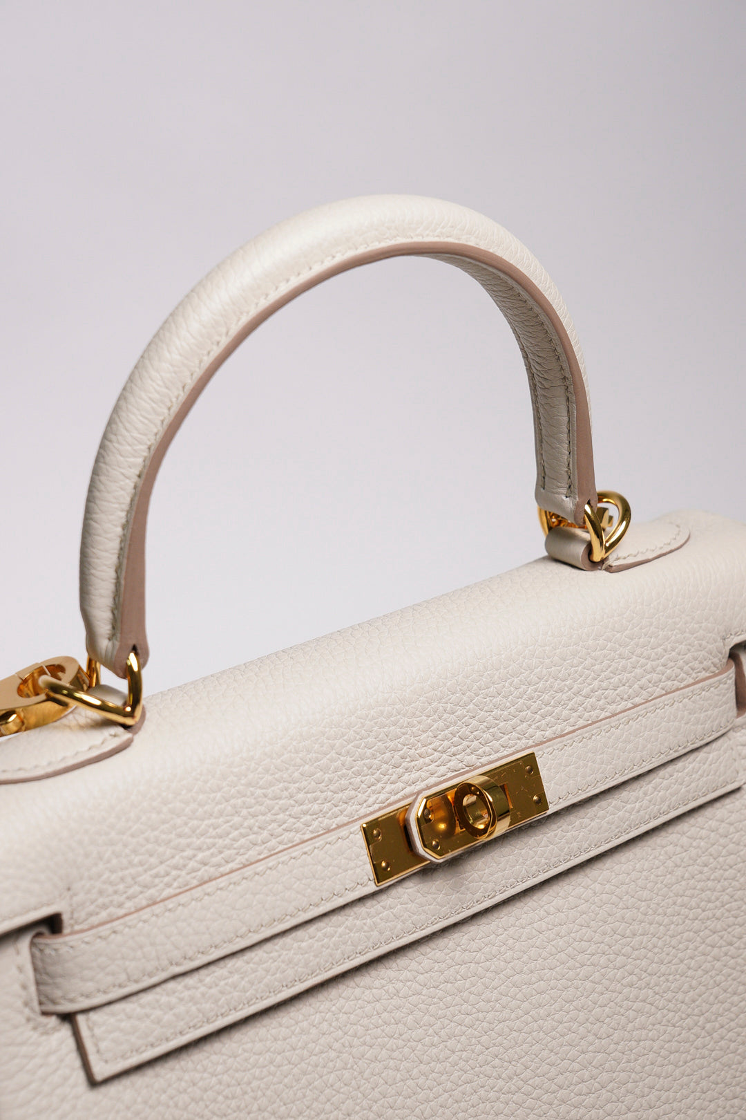 HERMÈS 愛馬仕 Kelly 25 外縫 10 奶昔白 Craie Epsom牛皮 金扣 W刻