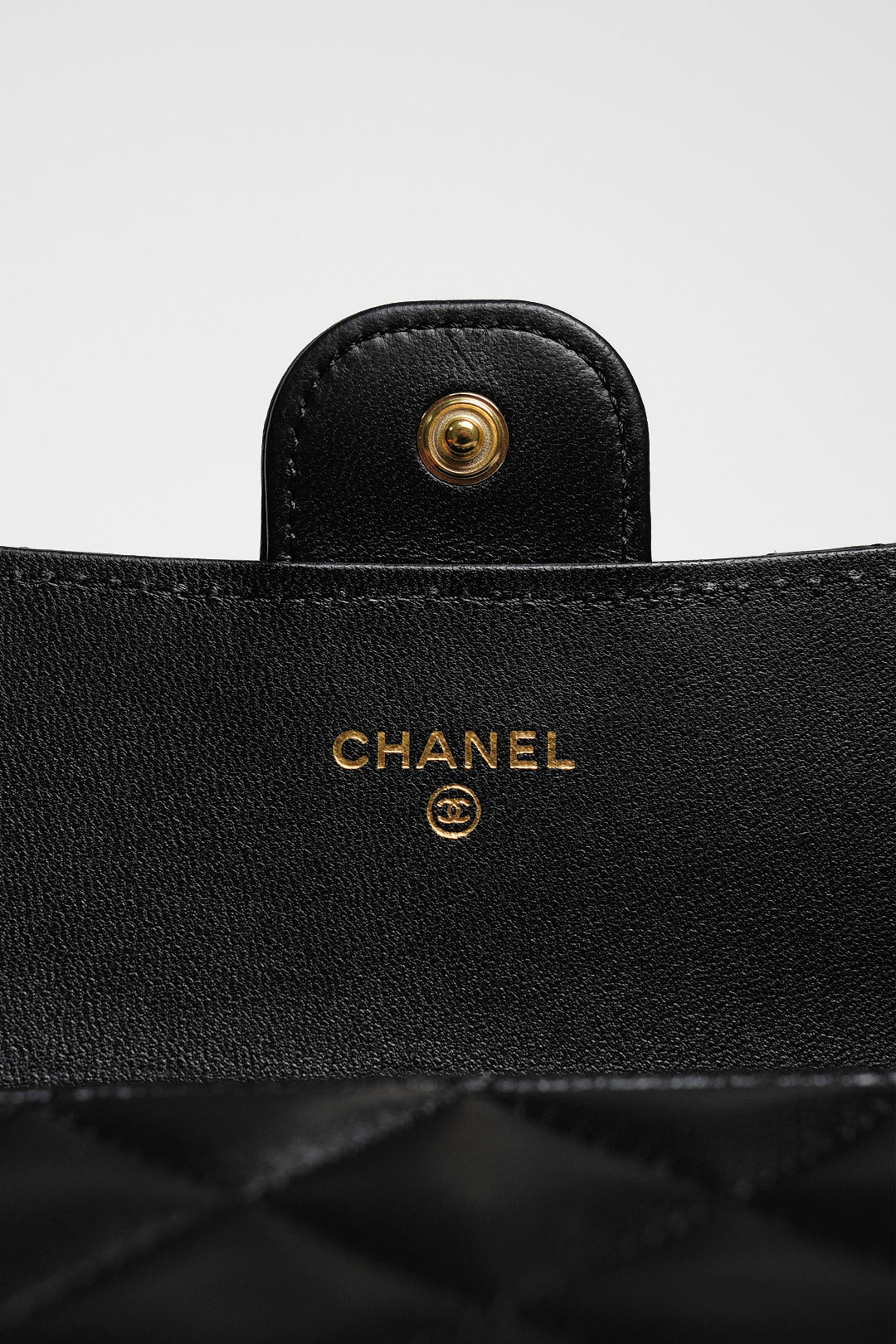 CHANEL 經典雙C金扣 菱格小羊皮長夾-黑色