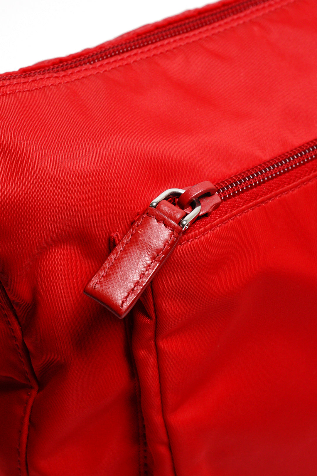 PRADA Tessuto Nylon 尼龍斜背包