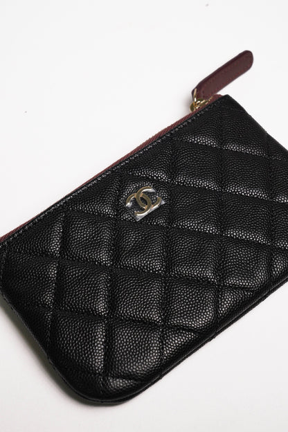 Chanel 金雙C粒文牛皮一字拉鍊手拿/零錢包