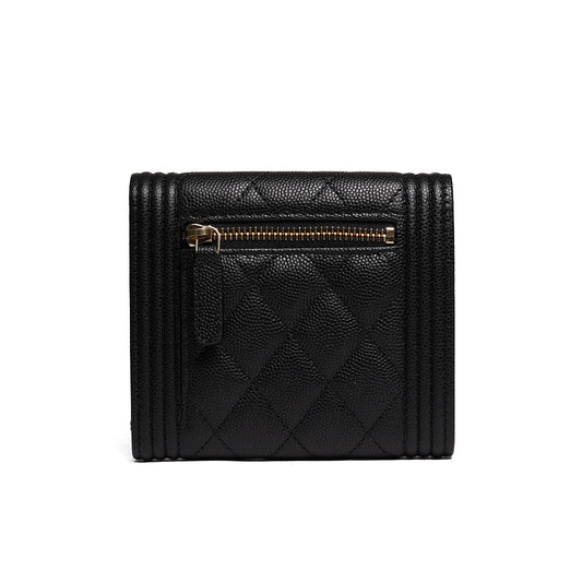 CHANEL Boy 金釦粒紋小牛皮三折短夾(黑色)