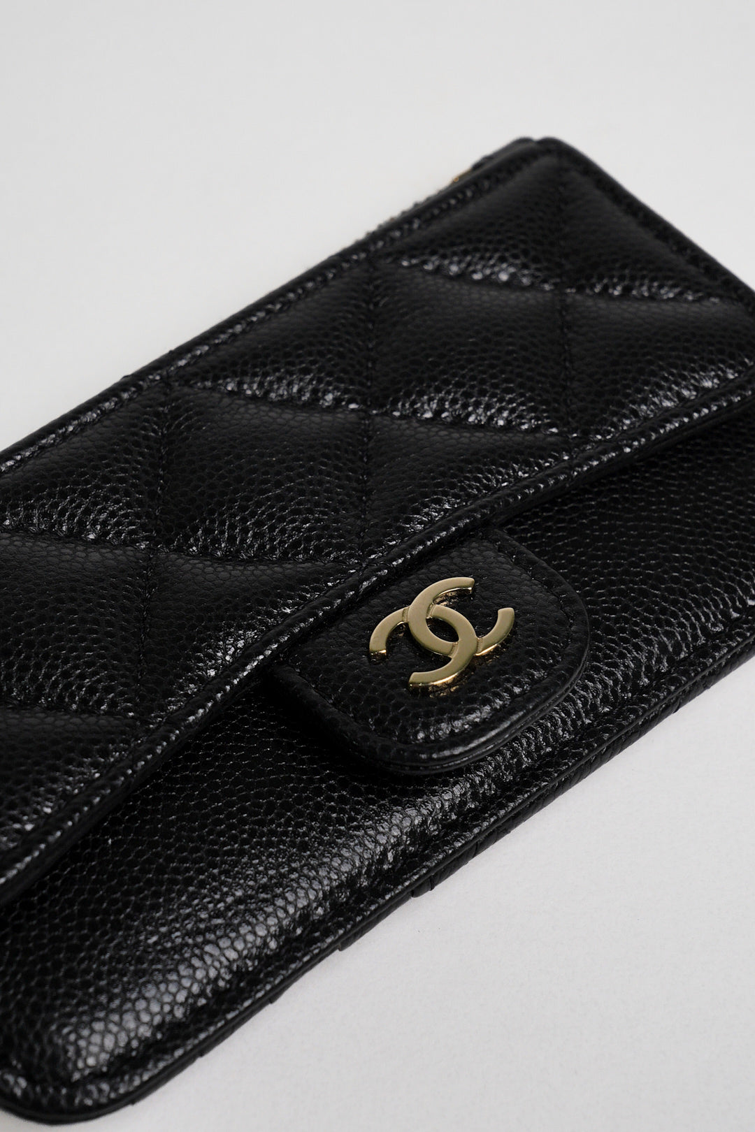 CHANEL 香奈兒 經典雙C LOGO菱格紋小牛皮卡片包(黑色)