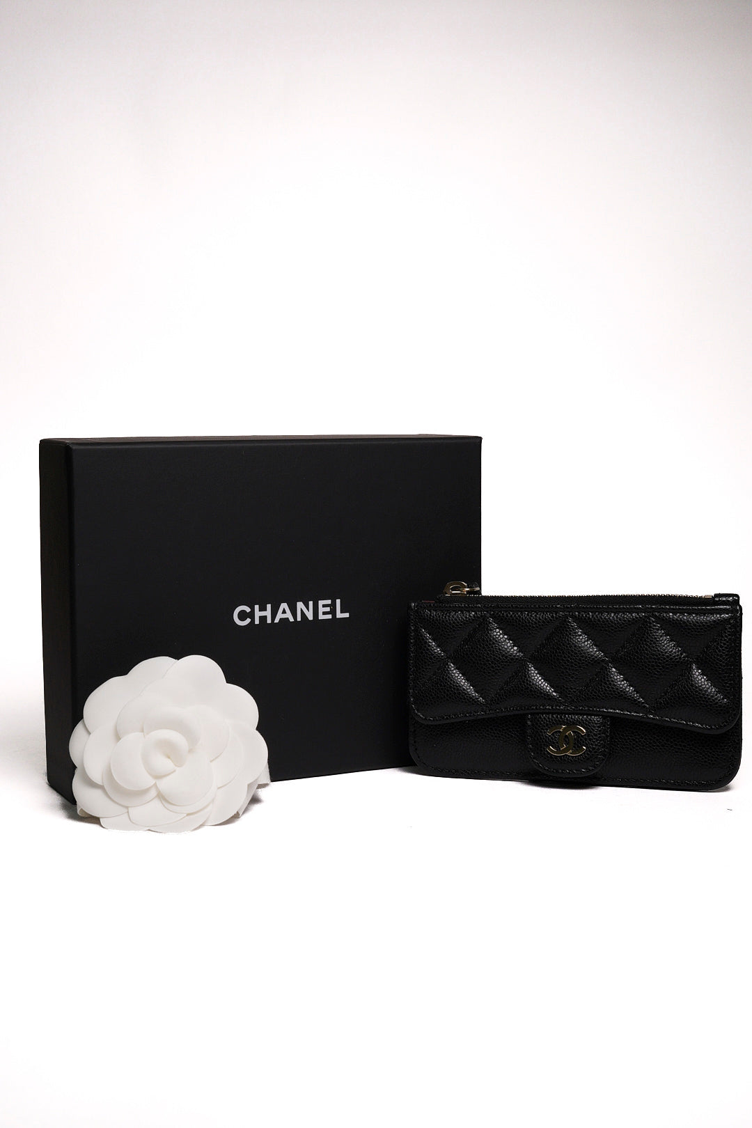 CHANEL 香奈兒 經典雙C LOGO菱格紋小牛皮卡片包(黑色)