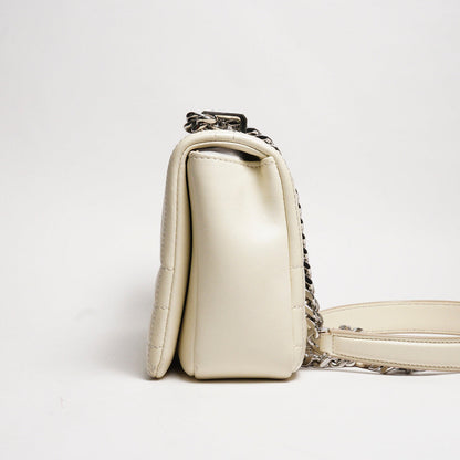 Burberry Lola chain bag奶白色鏈條包