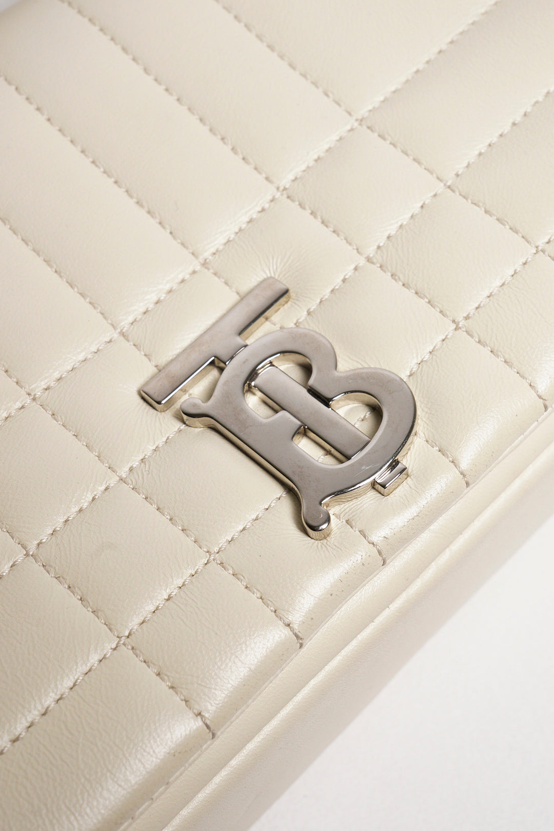 Burberry Lola chain bag奶白色鏈條包
