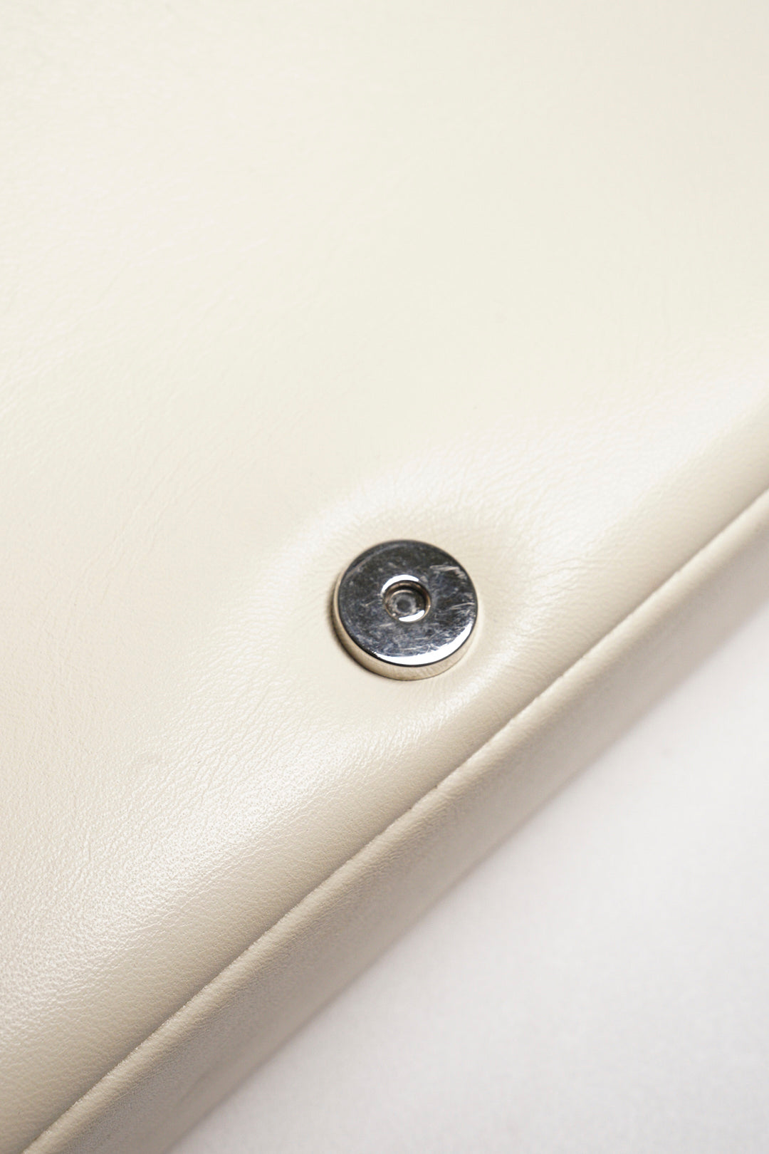 Burberry Lola chain bag奶白色鏈條包
