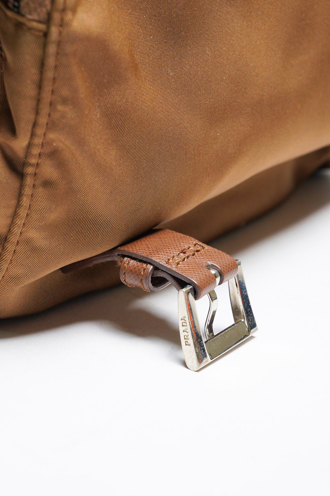 PRADA Nylon 肩背袋 /斜背包 咖啡色棕色