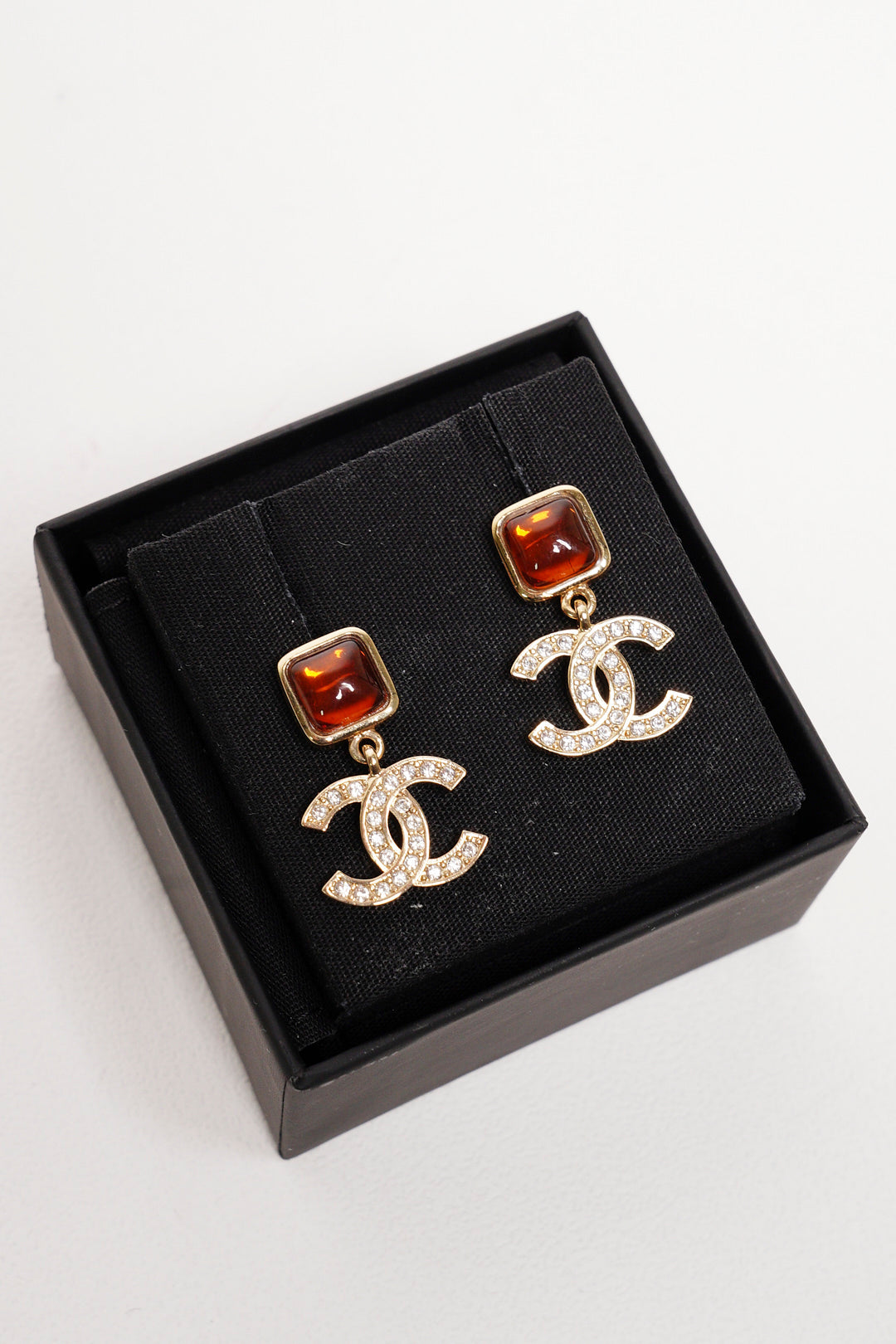 CHANEL 棕石雙c耳環