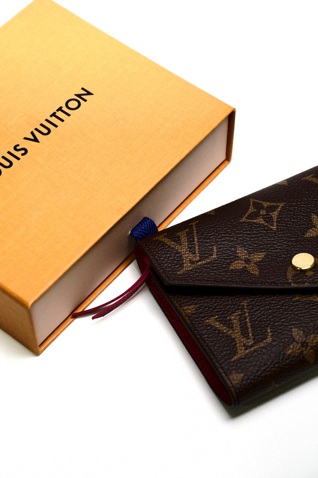 LOUIS VUITTON 經典色 Victorine 三折短夾(全新)