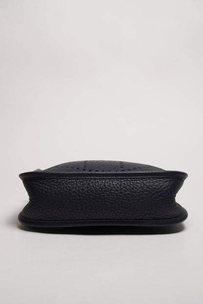 HERMES 愛馬仕Evelyne 16cm T/C H LOGO迷你牛皮布款背帶斜/肩背包（深藍色）