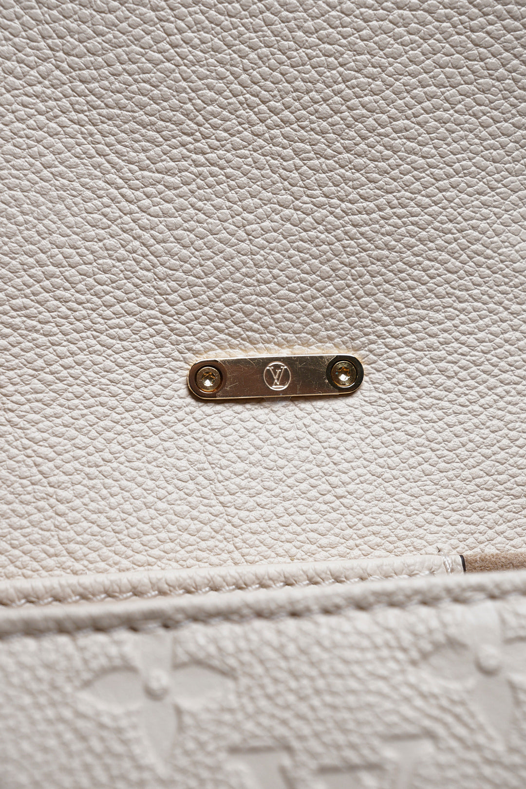 Louis Vuitton Nano Madeleine Monogram Empreinte 奶油色