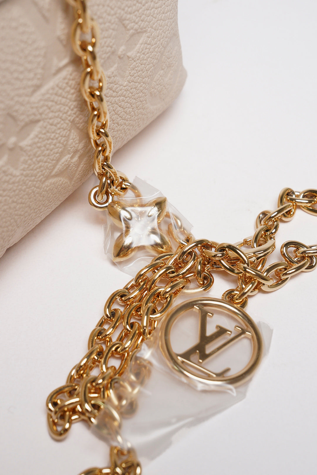 Louis Vuitton Nano Madeleine Monogram Empreinte 奶油色