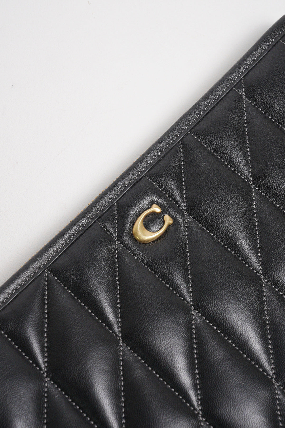 COACH POUCH 28 絎縫手拿包 一組2個