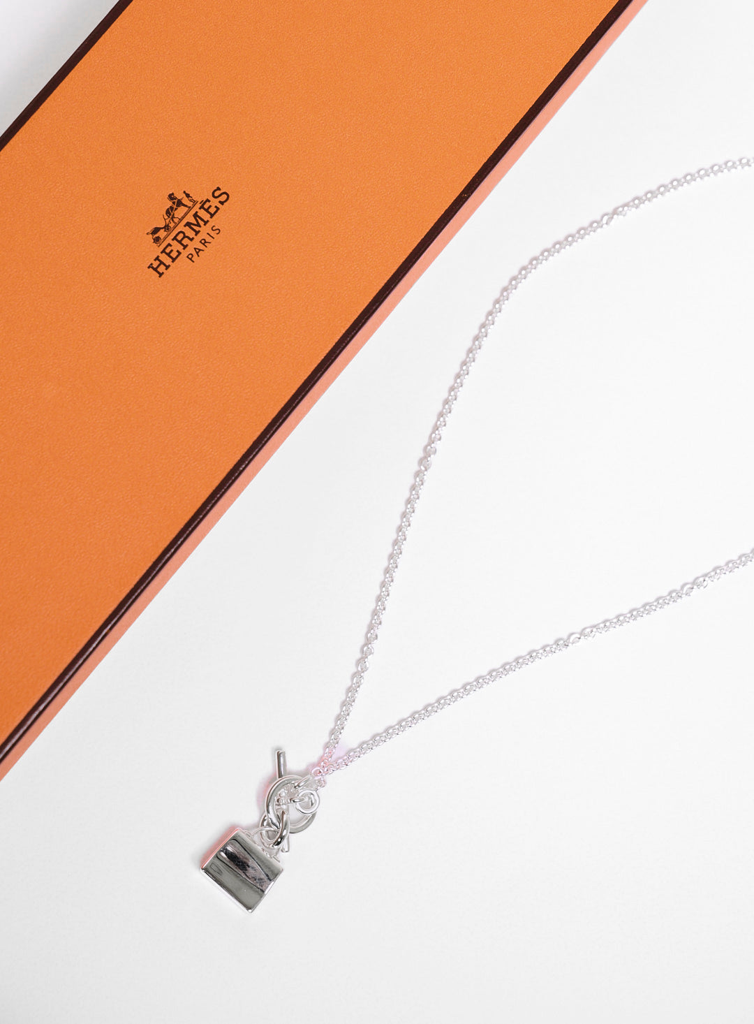 Hermes 愛馬仕 經典Amulettes Kelly包包 純銀T釦項鍊（全新）
