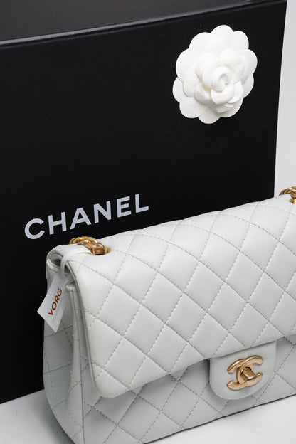CHANEL 淺灰藍色 羊皮菱格紋 Pearl Crush 肩背包