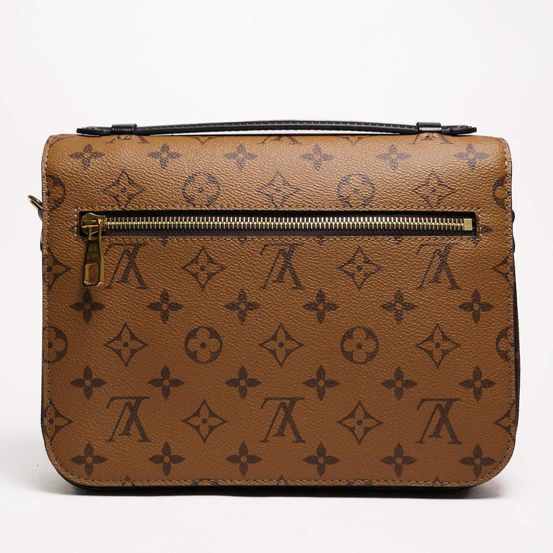Louis Vuitton 經典Pochette M tis Monogram帆布手提斜背郵差包