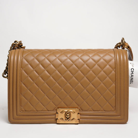 Chanel BOY 28公分奶茶色X復古金鏈(全新閒置現貨)