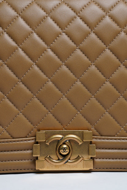 Chanel BOY 28公分奶茶色X復古金鏈(全新閒置現貨)