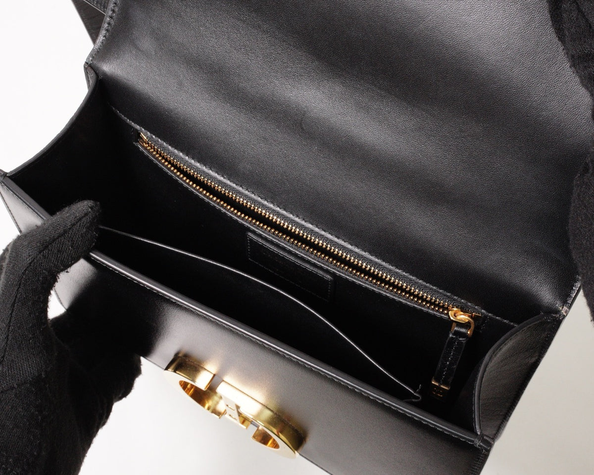 Dior 30 Montaigne 金釦斜背包 黑色 2025年8月購買