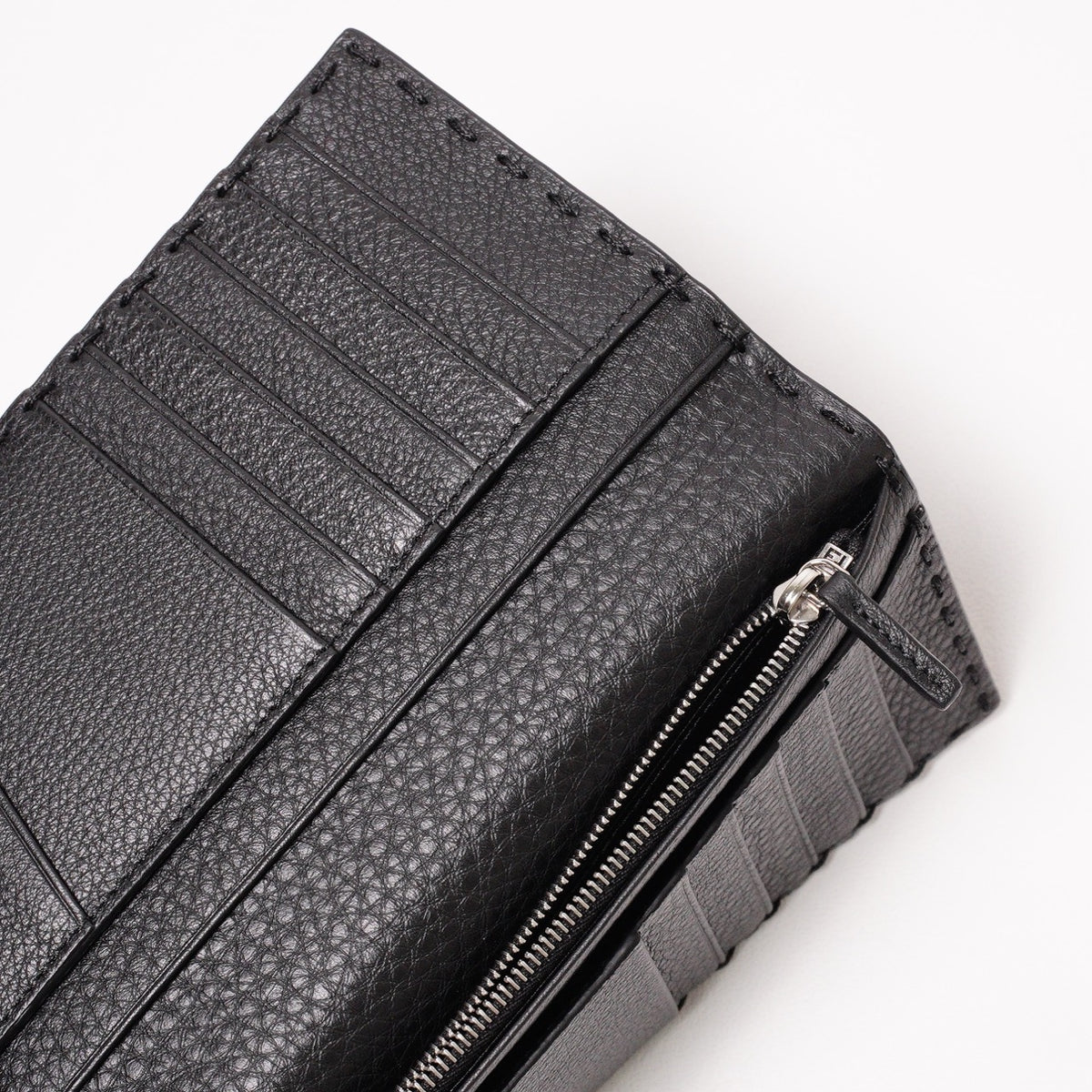 Fendi Selleria 荔枝紋小牛皮對開式長夾