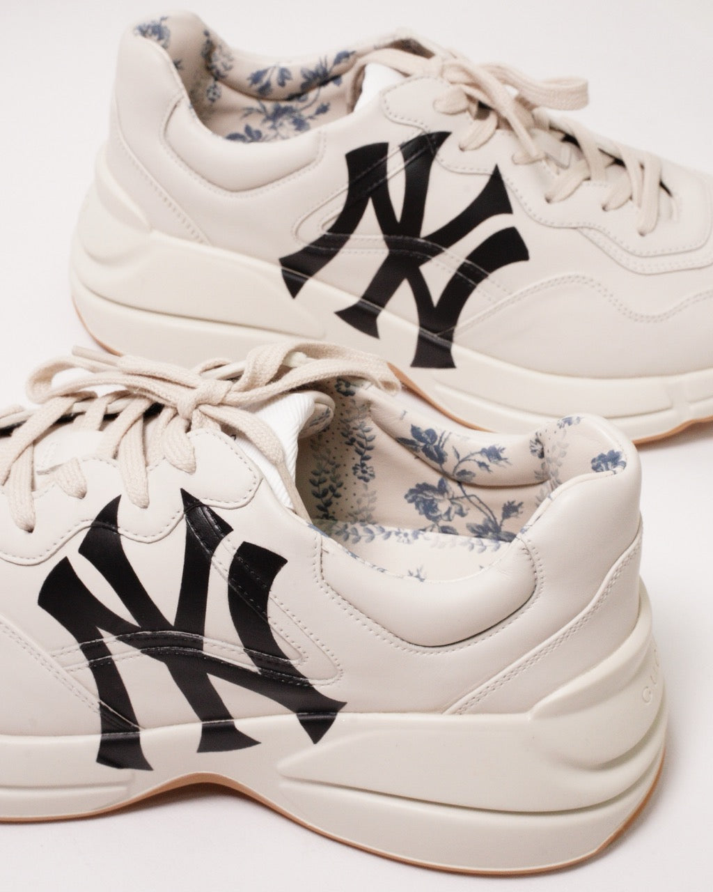 Gucci Rhyton NY Yankees 印花運動老爸鞋 米白色