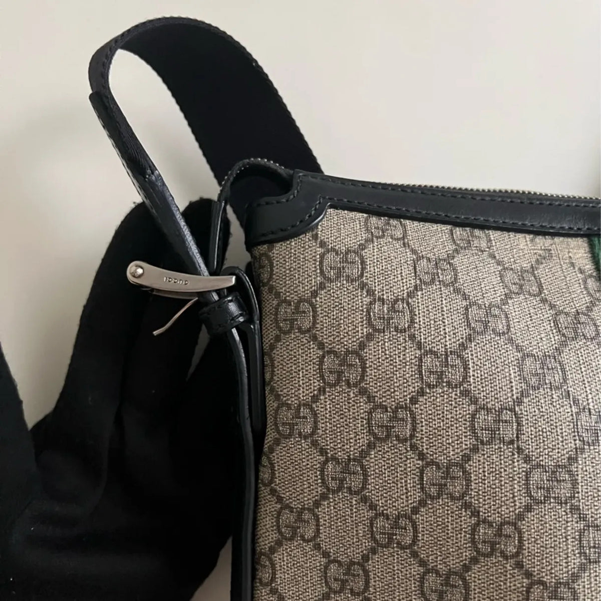 Gucci GG Supreme 老花郵差包男士款
