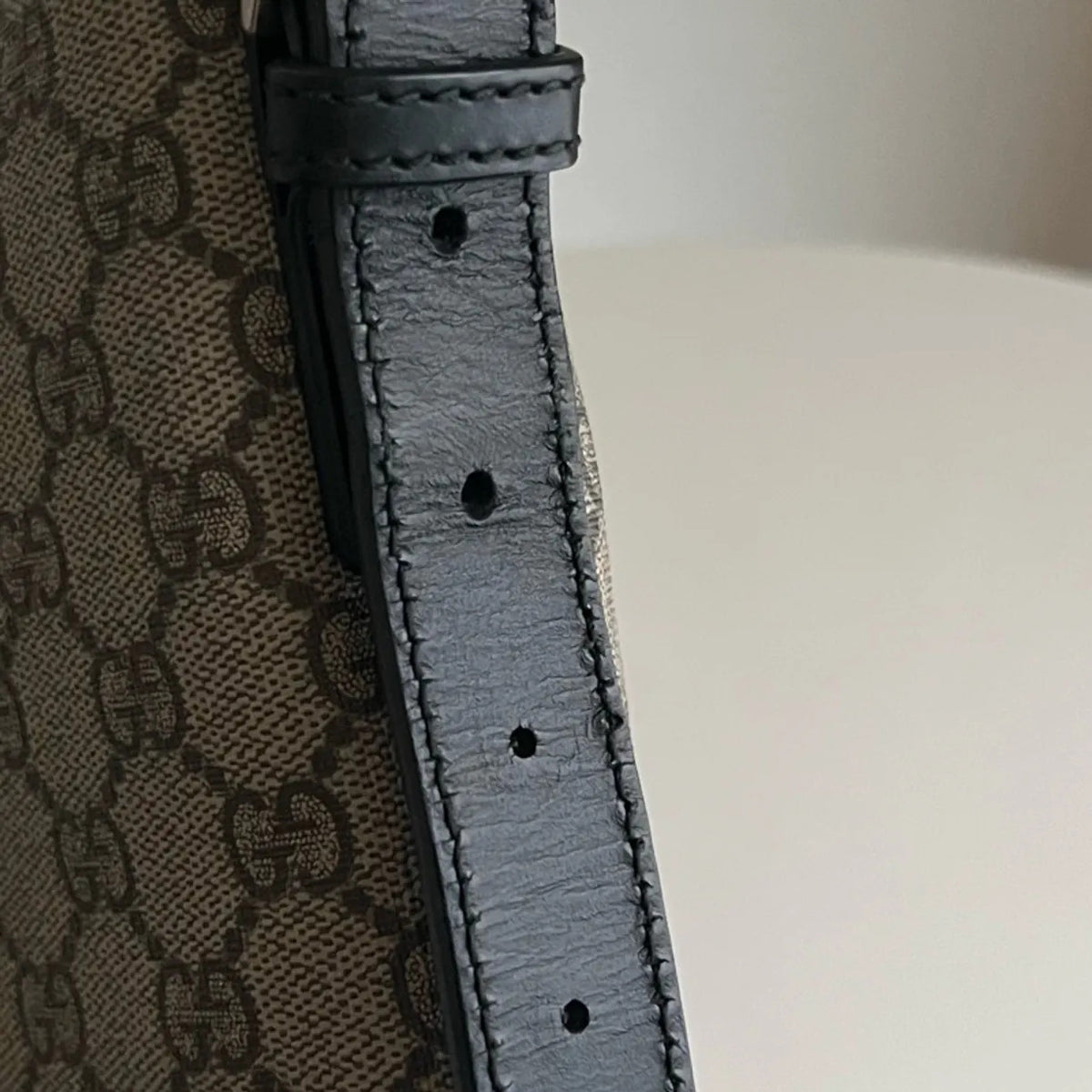 Gucci GG Supreme 老花郵差包男士款