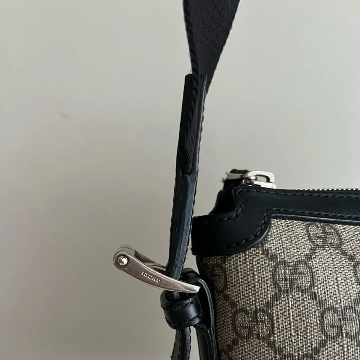 Gucci GG Supreme 老花郵差包男士款