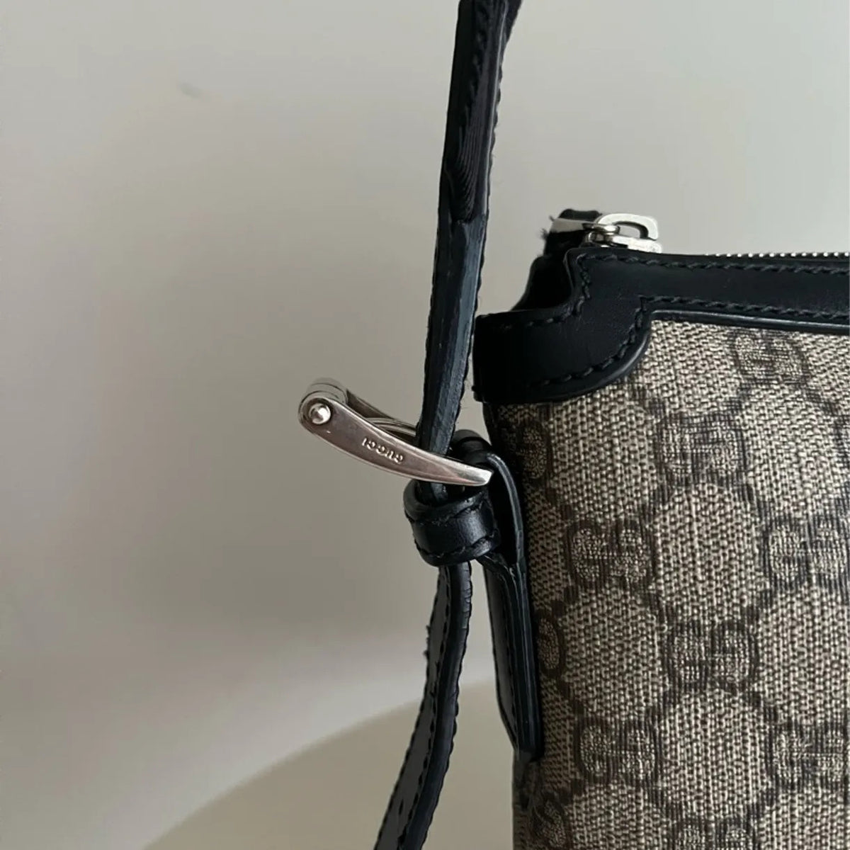 Gucci GG Supreme 老花郵差包男士款