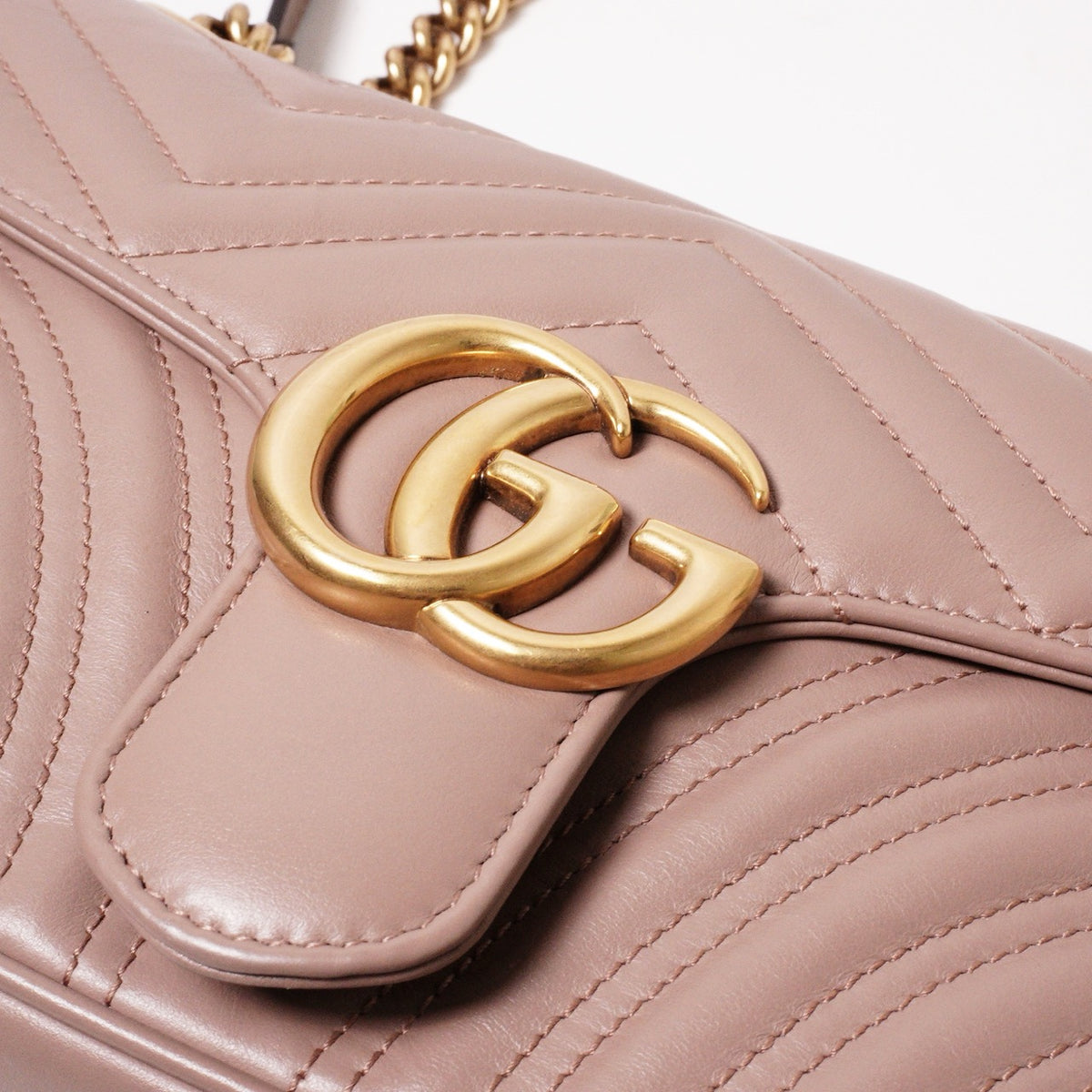Gucci GG Marmont 裸粉色肩背斜背包