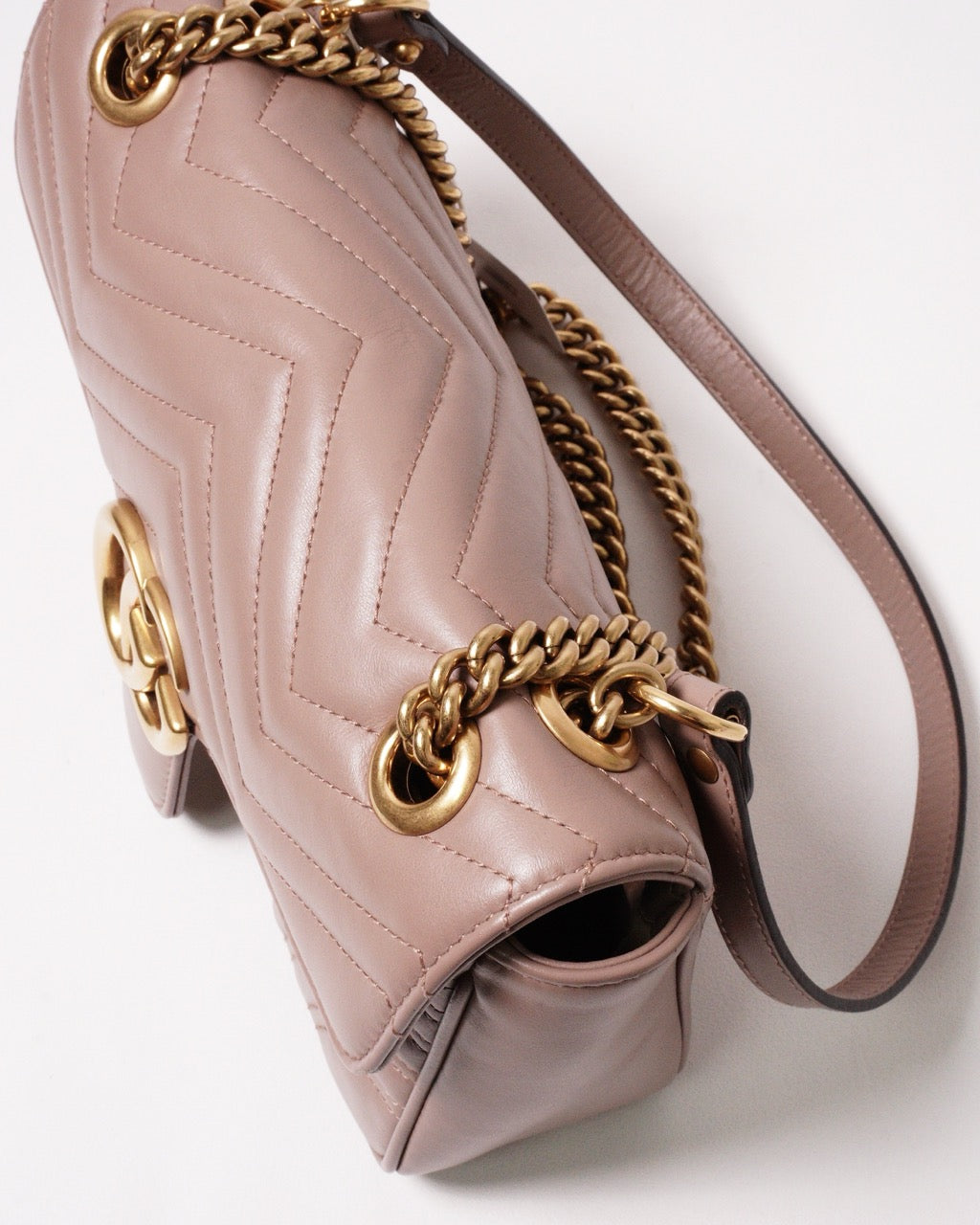 Gucci GG Marmont 裸粉色肩背斜背包