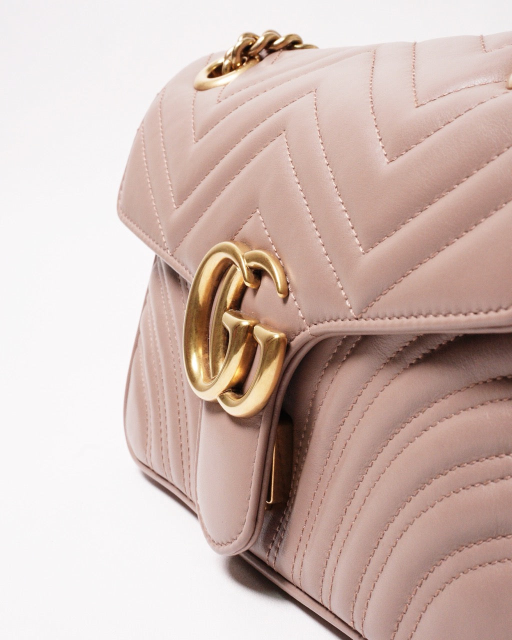 Gucci GG Marmont 裸粉色肩背斜背包