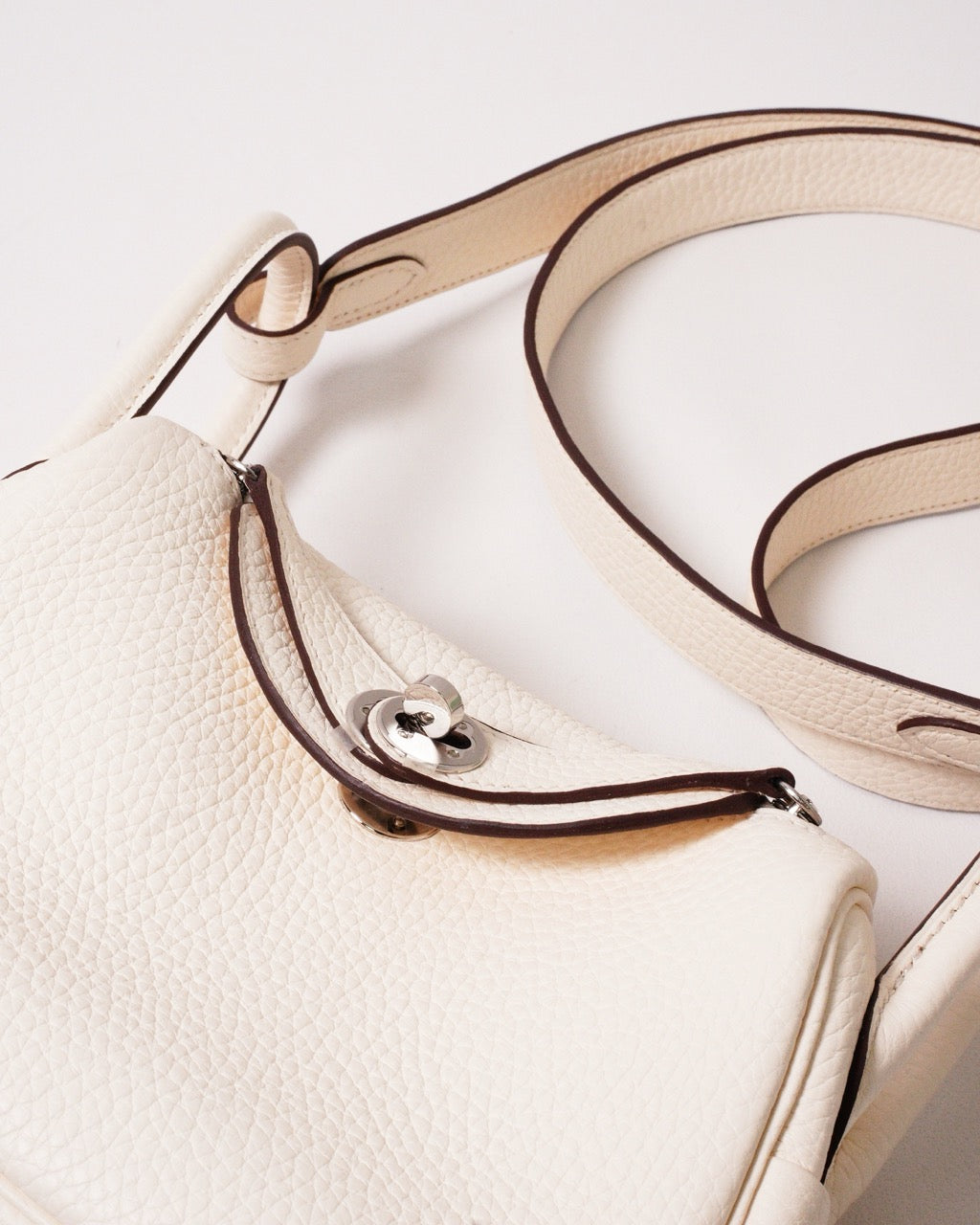 Hermès Mini Lindy 奶油白銀扣手提肩背包-Z刻
