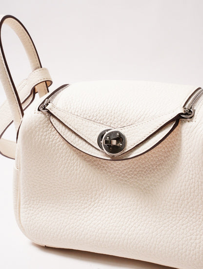 Hermès Mini Lindy 奶油白銀扣手提肩背包-Z刻