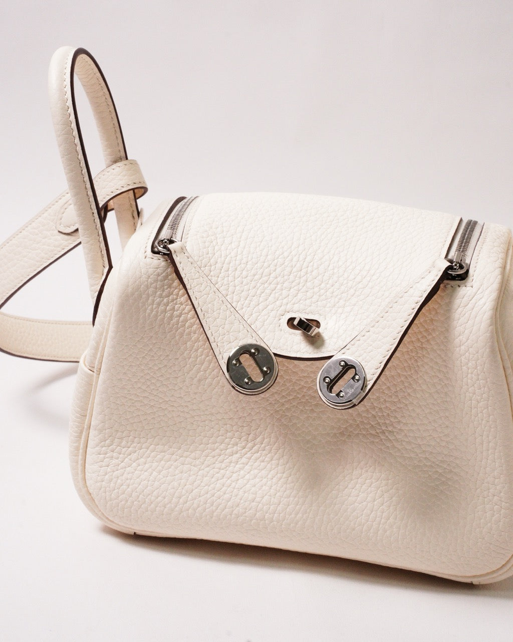 Hermès Mini Lindy 奶油白銀扣手提肩背包-Z刻