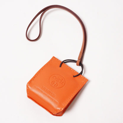 Hermès  紙袋造型小羊皮吊飾 經典橘色