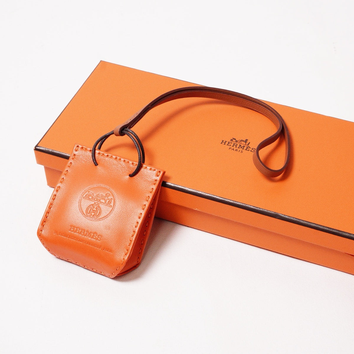 Hermès  紙袋造型小羊皮吊飾 經典橘色