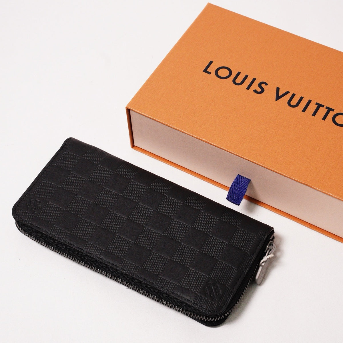 Louis Vuitton N63548 黑壓紋棋盤格拉鏈長夾