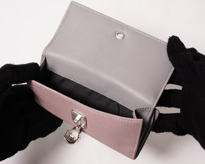 Alexander McQueen 粉色中夾