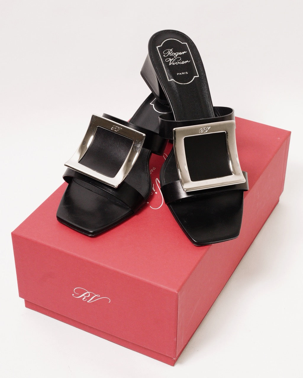 Roger Vivier 經典方框牛皮粗跟涼鞋 黑色