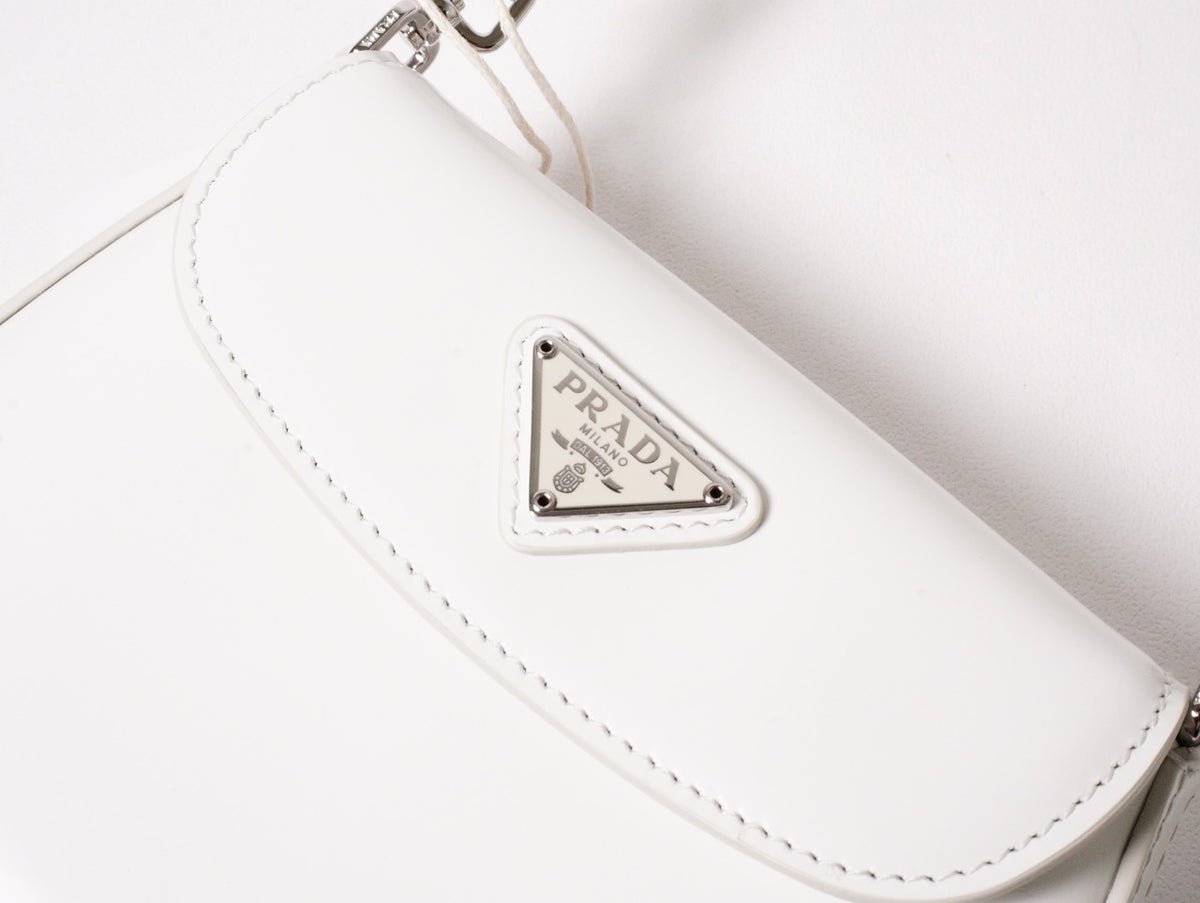 Prada Cleo 白色亮面牛皮翻蓋包