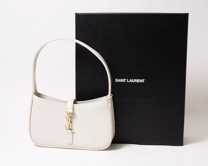 YSL Le 5 A 7 白色滑面皮革流浪包