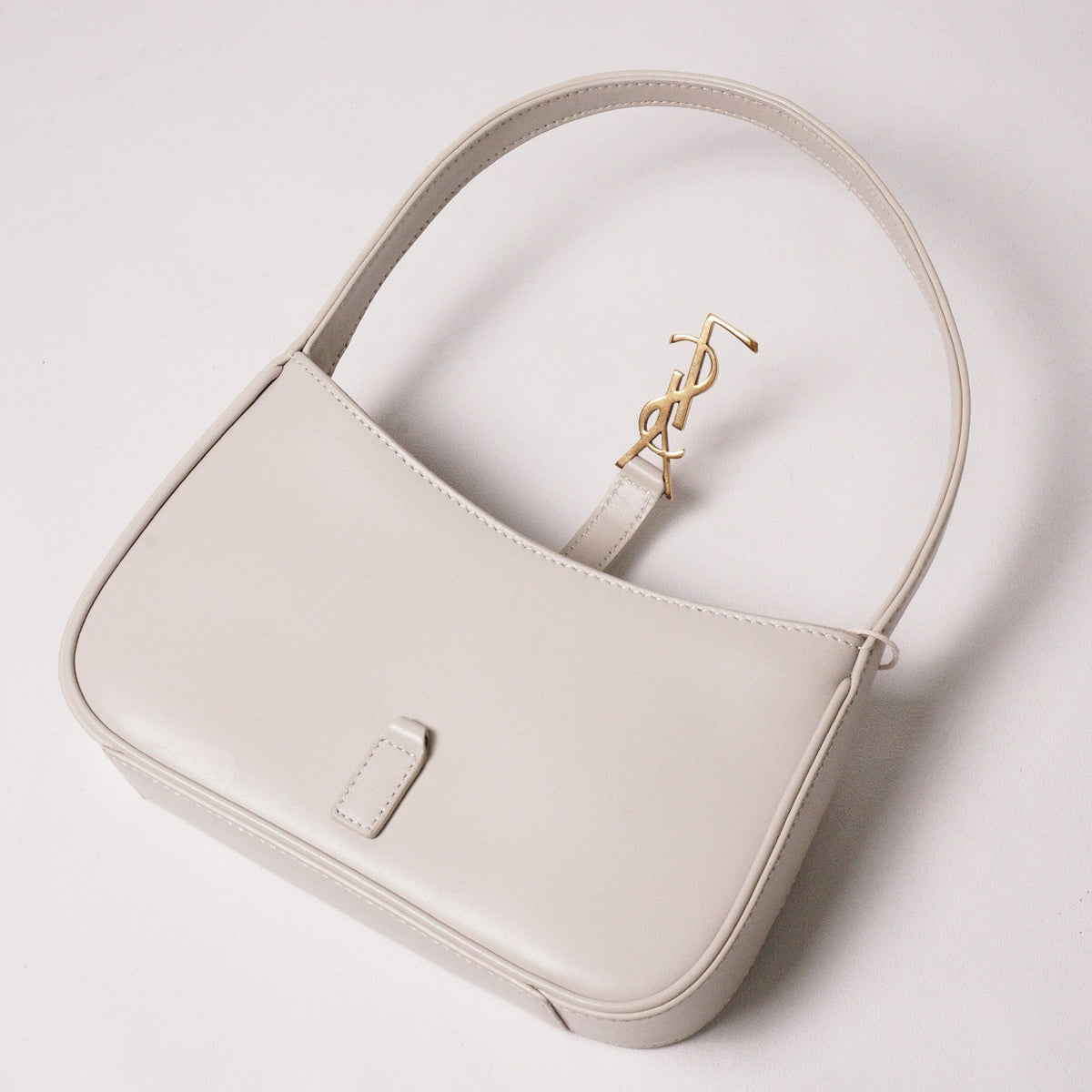 YSL Le 5 A 7 白色滑面皮革流浪包